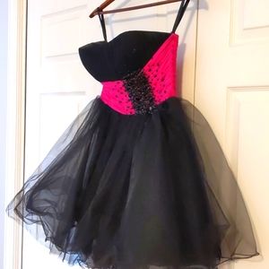 Sherri Hill Pagent Homecoming Prom cocktail dress size 4, jeweled black jewels